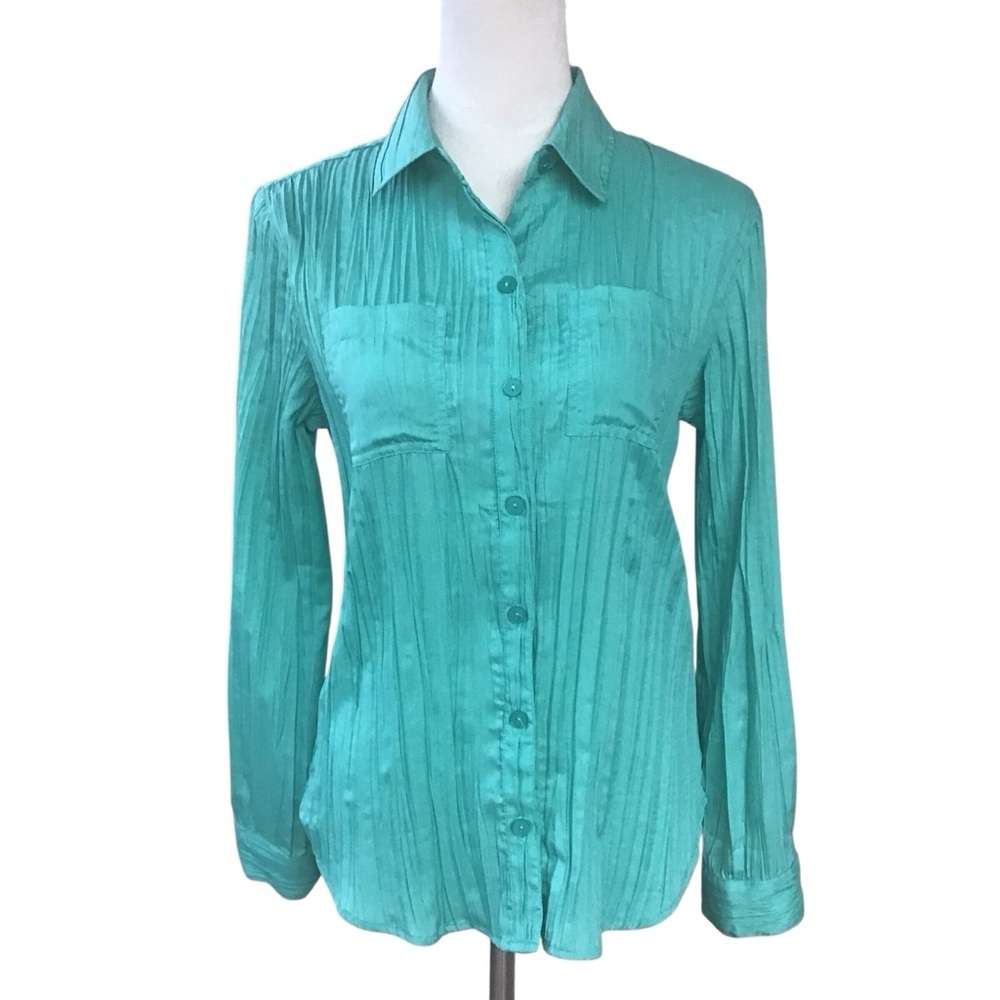 Chico’s Classic Crinkle Long Sleeve Button Up Color AgateSize Small NEW